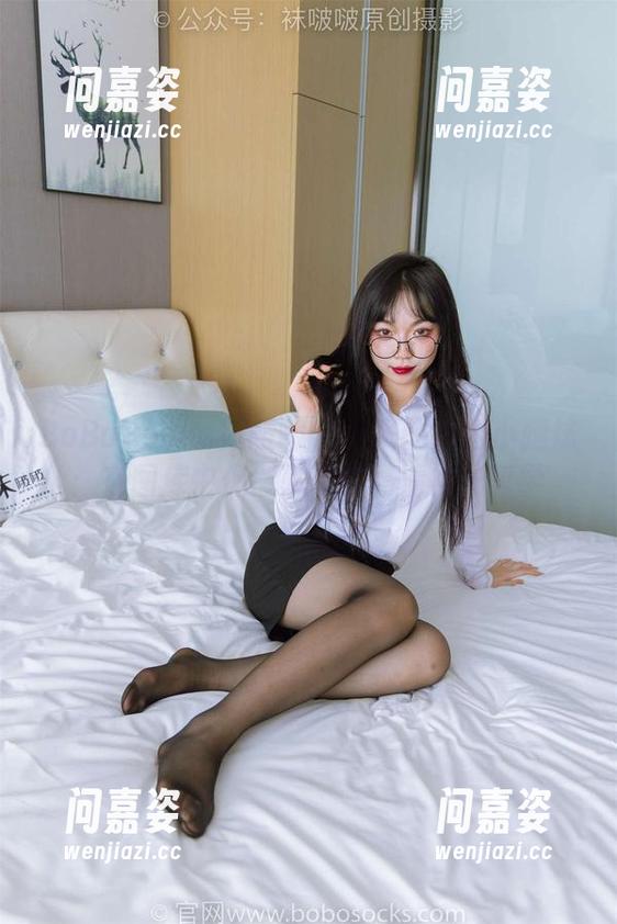 BoBoSocks袜啵啵 - 小米的白色小腿袜：在图库中偶然发现的高清袜子哲学