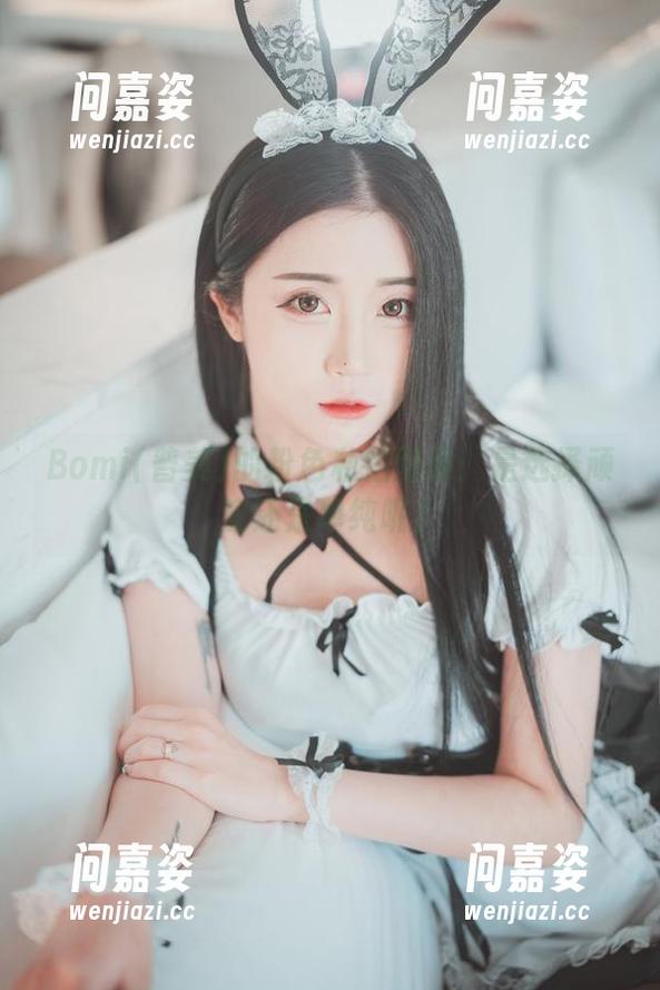 Bomi(普美)的粉色私拍图集：是选择顽皮还是单纯呢？