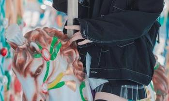 二次元与现实交汇：Jenny(정제니)的高清水手条纹套图，别问，问就是好看！