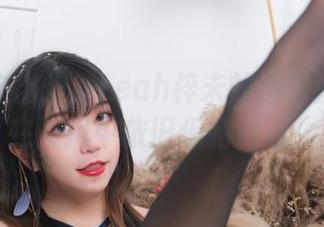 新款毛衣出炉！Leah梓未的美图教你如何在冷风中依旧保持时髦！