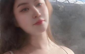 微密圈 – 在线看MIYA的制服，图片倒是挺能挑逗内心的！