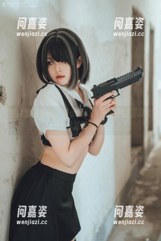 图片里的俏丽：Natsuko夏夏子的猫耳女仆引发的遐想