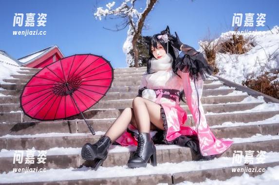 Neko薇薇的粉色写真：大胆到让人红脸的瞬间
