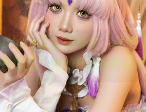 PoppaChan的女神写真，真的是个迷——我想问，她的Pose教过吗？