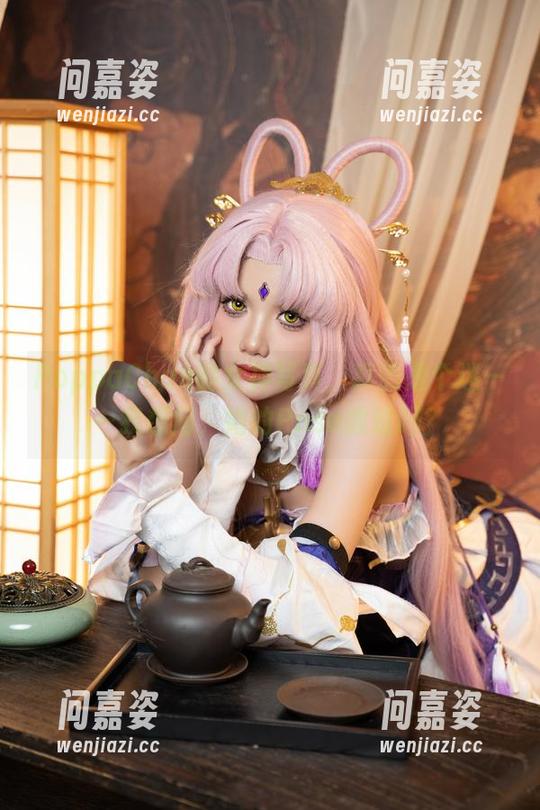 PoppaChan的女神写真，真的是个迷——我想问，她的Pose教过吗？