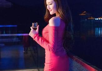 QingDouKe青豆客 – 小九Vin的美腿壁纸，谁还想着下一步？