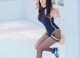 Rioko凉凉子的黑白镇海双人，图集里流露出的那种暧昧。