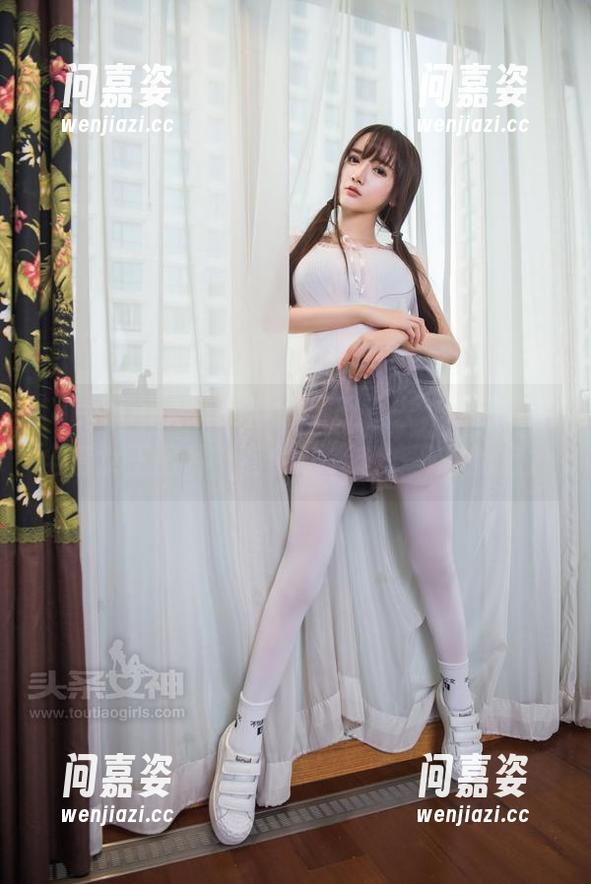 TouTiao头条女神 - 一眼看去，穆菲菲的全套女王图片，有种让人想停下来的魔力