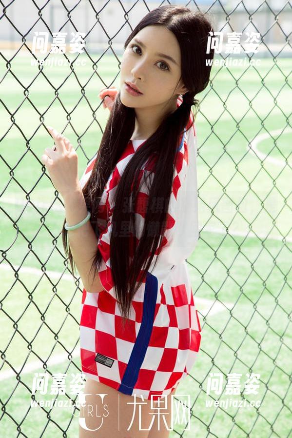 UGirls尤果网-张馥棋 UGirls尤果网 - 张馥棋的空姐风图包,是不是把飞机里的懒散带回家了?