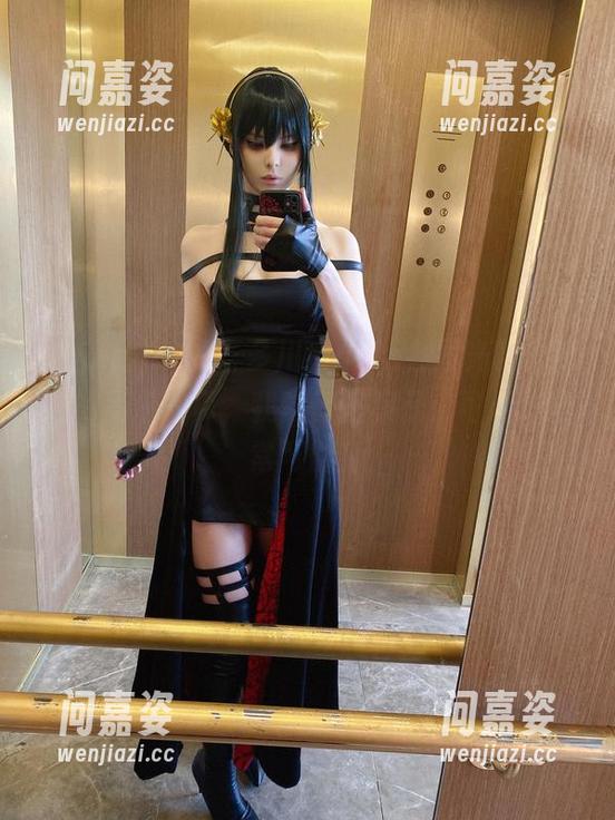 Vinnegal的喜多川Marin会发光吗？看她的高清写真，我觉得答案是：可能…非常可能！