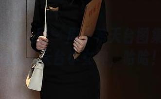 Xiuren秀人网 – 周于希天台图集：不小心成了天台小女神，哈哈！