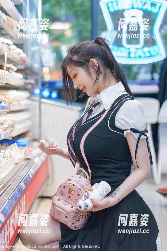 Xiuren秀人网-菲儿beauty Xiuren秀人网 - 菲儿beauty短裙私拍:到底什么让人对这种图集充满了无尽想象?