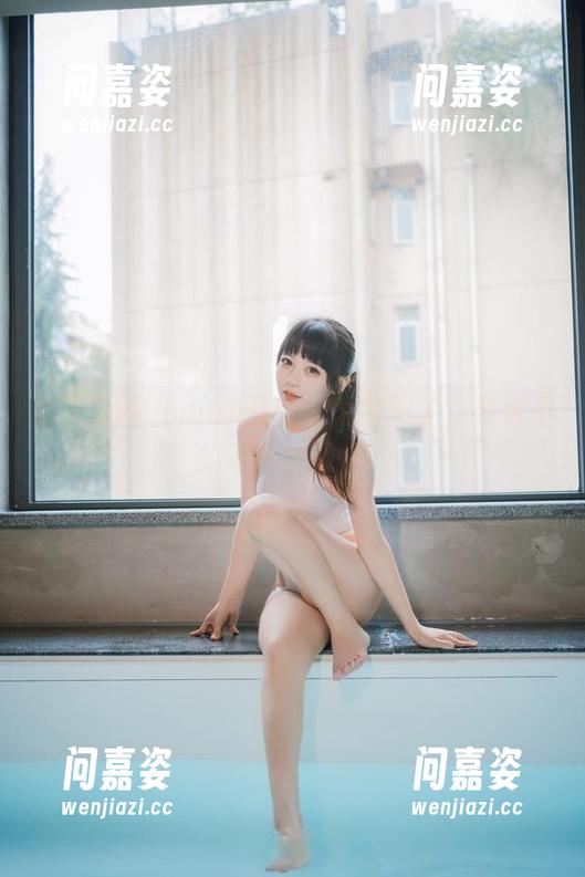 教室里的usejan蓝蓝，太会玩了，资源不放过每个细节～