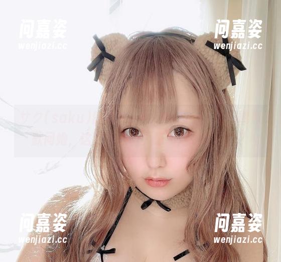 サク(saku)的瑜伽，打开原图后，我只能默默问她，这姿势，是要练功还是要引人？