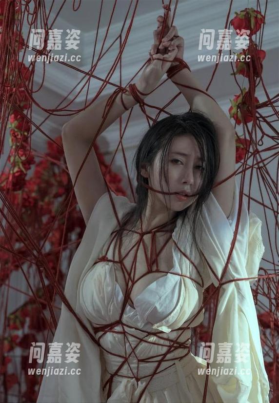 云溪溪奶桃又出新作！长腿合集，你的腿竟然可以这么传神……