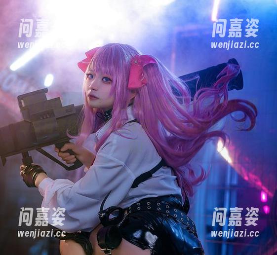 真没想到！伊喵君_Nya最新写真集把妃咲和蔚蓝档案结合，竟然完成了不可思议的化学反应！