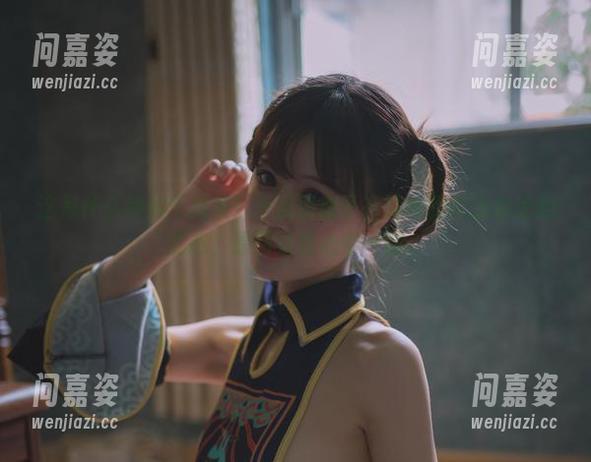 这是什么神仙作品集！千反田鹿子在罩纱豹纹泳装里的姿态，原图让我心中一颤。