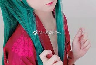我觉得名濑弥七真的是个花嫁大师，全套图包，光影中的小迷惘就在那儿。
