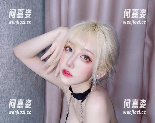 金发芭比和啾小妍，福利图片让人忍不住想要收藏，哈哈哈！