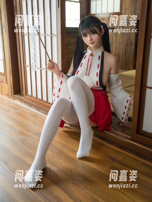 这是失眠小宁的全套超涩女仆，你确定不想点开吗？