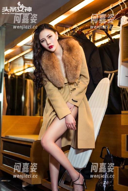 头条女神 - 王佳凝校园时刻：学生好好拍，老师好好批，原图、下载留着备用!