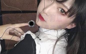 美图精选——“奇行家狗崽”在泳池里又来了，随手一拍的都是洗净心灵的好风景。