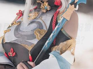 下载如月灰的制服图包，准备好被自己对着镜子的反应吓到了吗？
