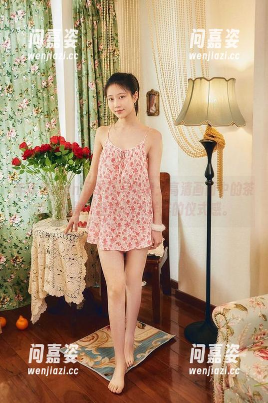 年年Nnian下午茶写真集：高清画面中的茶香、花影，全都是懒洋洋的仪式感。