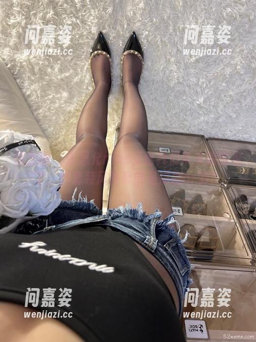 微密圈 - 张思允nice又给我们带来新图包了，这套装风格真的是挑剔or赞？