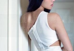 推女郎 – Yu佳妮私拍：在秘密里游走，姿态恰到好处。