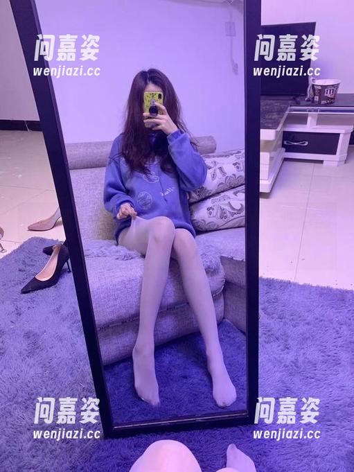 微密圈 - 漫步校园，提袜少女水手服下的青春分享