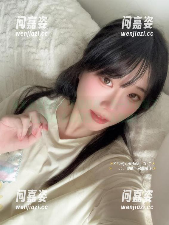 从未见过这么可爱的装扮，是一只废喵了的圣诞连衣裙原图真让人捧腹！