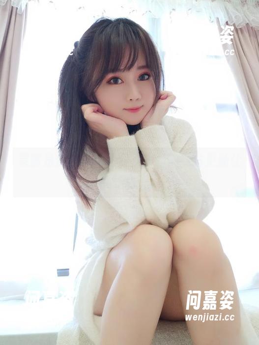 果然是依酱吖的办公室，新的照片更新让我分心了。
