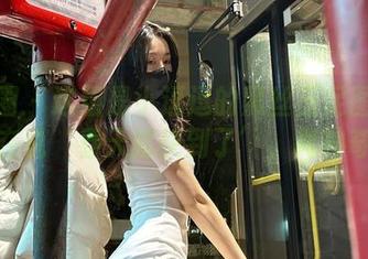 微密圈 – 这组是小逗逗的黑丝玉足图片好像在说‘春天就快到了’，真神奇！