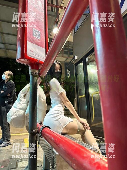 微密圈 - 这组是小逗逗的黑丝玉足图片好像在说‘春天就快到了’，真神奇！