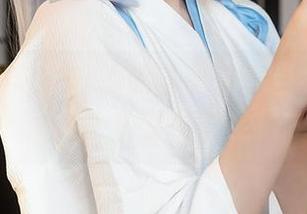 樱梨梨：这件礼服超高清到能当我晚饭的前菜，色香味俱全！