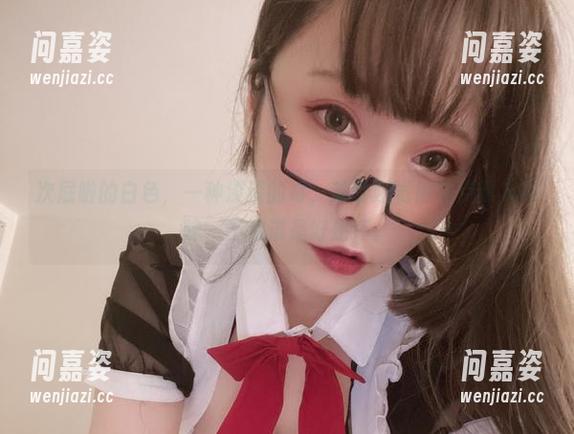 次屁啦的白色，一种淡淡的毒，越看越觉得有点耐人寻味，不知道是好是坏。