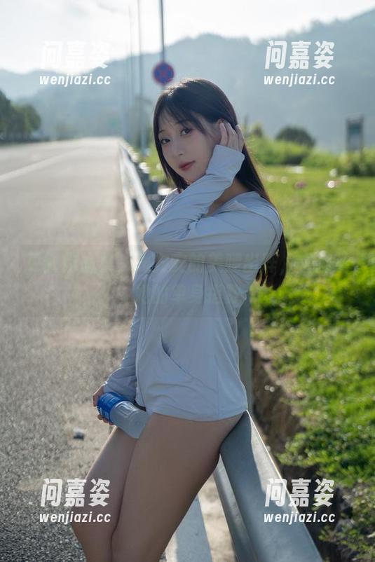更新作品集，浅安安的美腿出阵，求推销她的单身指数