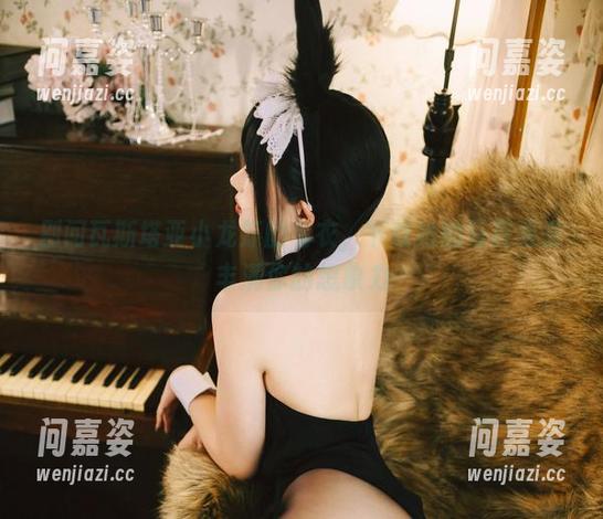 瓦斯塔亚小龙虾 别问瓦斯塔亚小龙虾的毛衣,下载她的写真集去丰满你的想象力