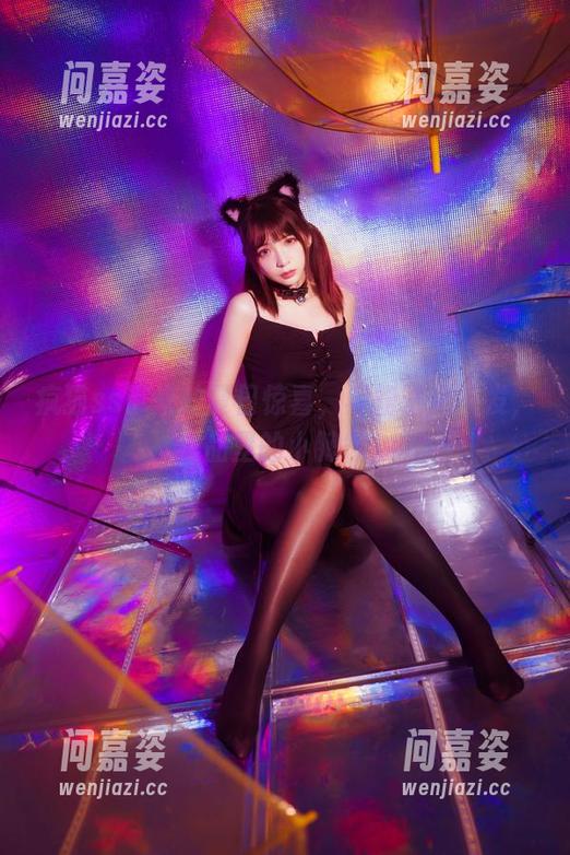 疯猫ss带来的夏日惊喜，黑裙子扎头发，作品里的小脾气。