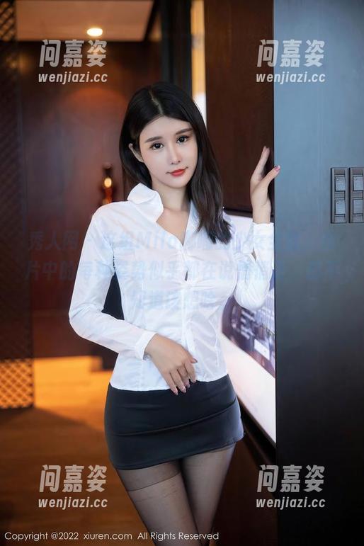 秀人网 - 这组Mila嘟嘟的少女全套，图片中的每种姿势似乎都在说悄悄话，都不知道该想啥。