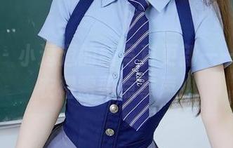 秀人网 – 小逗逗的新写真更新——她的连衣裙需要点掌声！