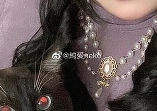 在灰丝的柔软里流连，纯爱neko的写真像是寒冷冬夜的热可可，治愈又暖心！