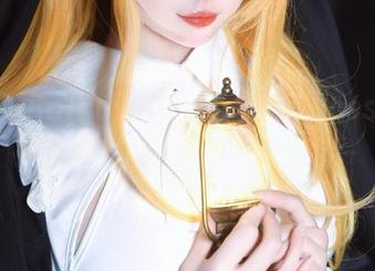 在莱可Raika的内衣中，未解的cos欲望如潮水般涌来，有点小期待～