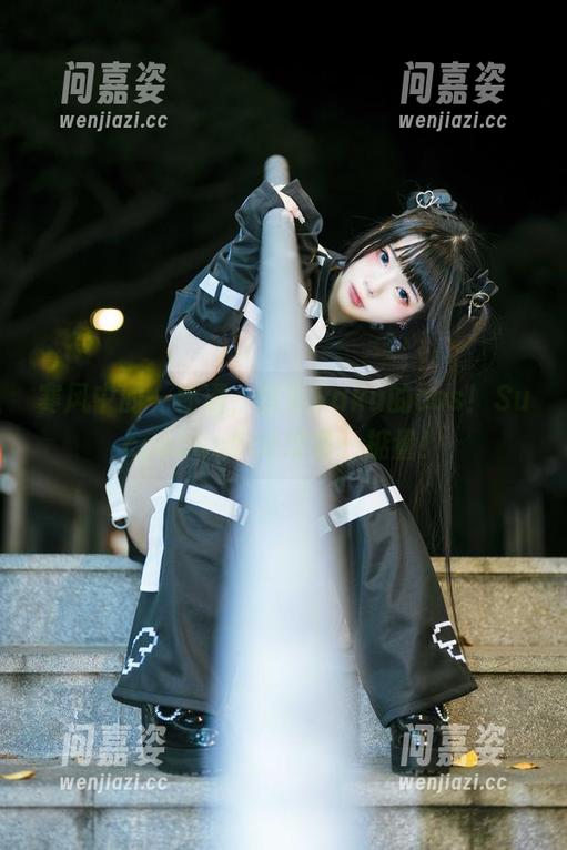 寒风中的一杯酒，落落Raku的cos！SuccubusBar没事一掂量！