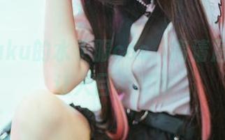 落落Raku的水手服cos，高清层层诱惑让人目不暇接