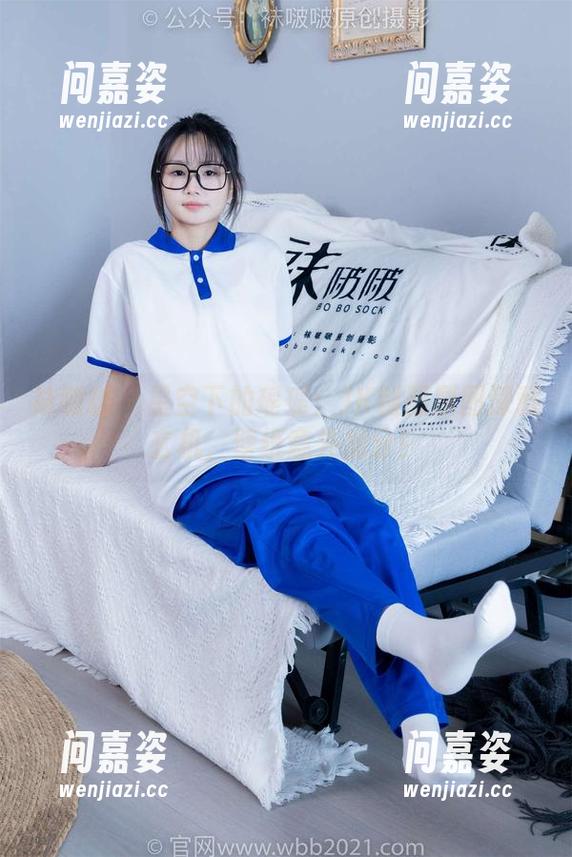 袜啵啵 - 星空下的瑶瑶：JK制服原图深藏玄机，壁纸意外加分！