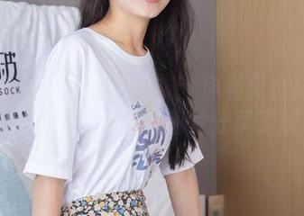 袜啵啵 – 苏苏的白棉袜：你有见过袜子和美腿的完美结合吗？图片分享了解下！