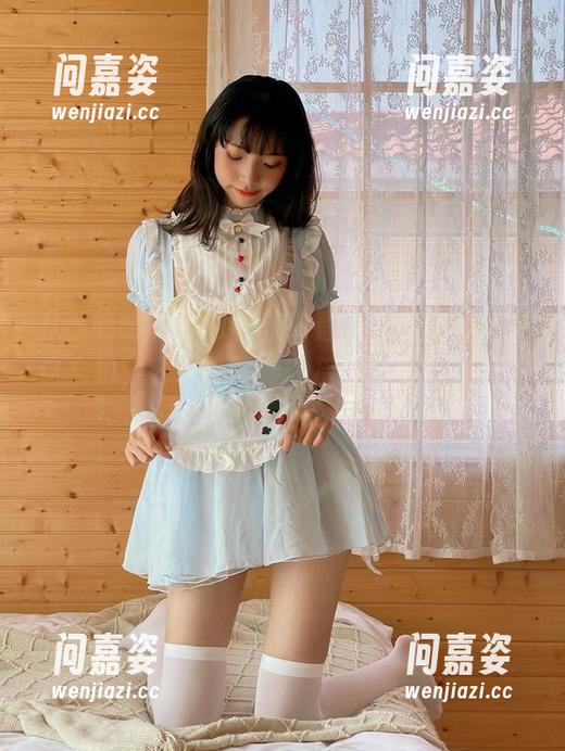 从西呱呀呀呀的美图来看，海边居然还能这么拍，分享一下，以后我去也尝试这个姿势吧。