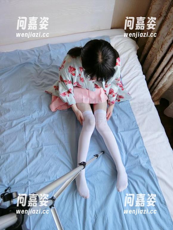 西尔酱新作登场，白丝最新套图有没有让你停下脚步？